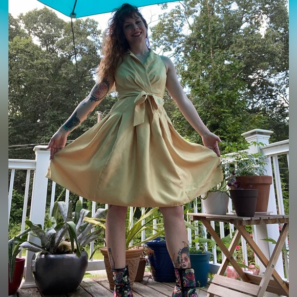 40) Vintage yellow dress - Picture 2 of 7